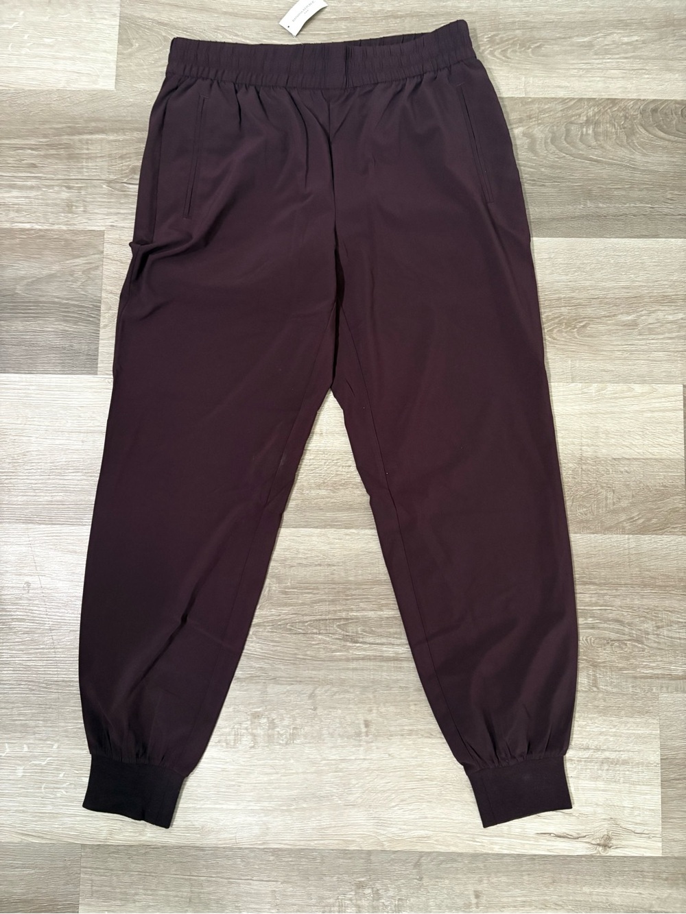 Banana Republic Elastic-Waist Jogger Pants in Dark Burgundy